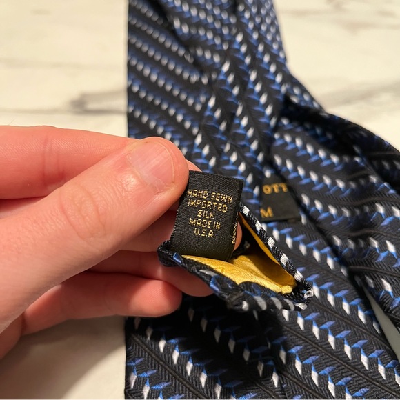 Robert Talbott Best of Class 100% Silk Woven Tie - Picture 3 of 5